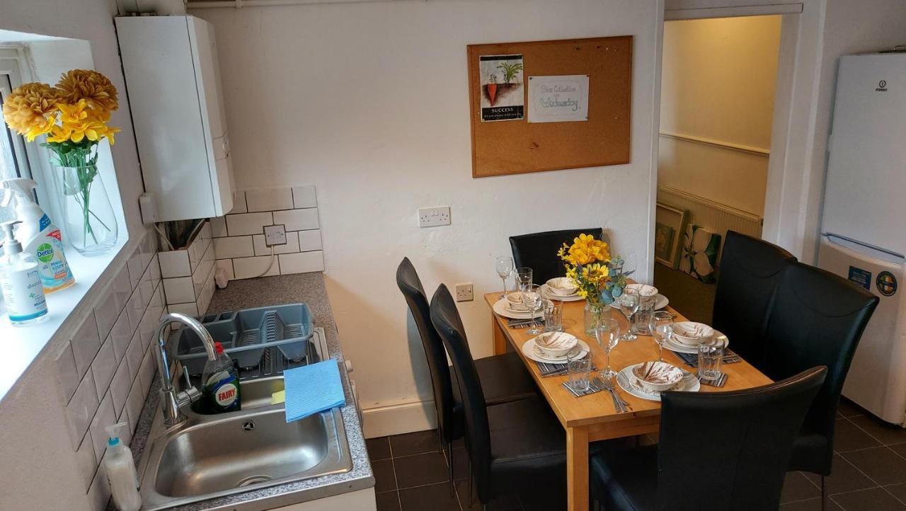 Gillings Villa -Perfect For Long & Short Stays Gillingham  Exterior foto